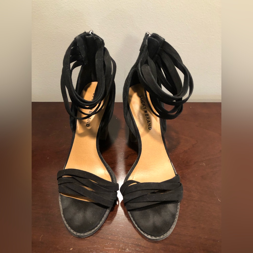 Lucky Brand Strappy Sandals 9